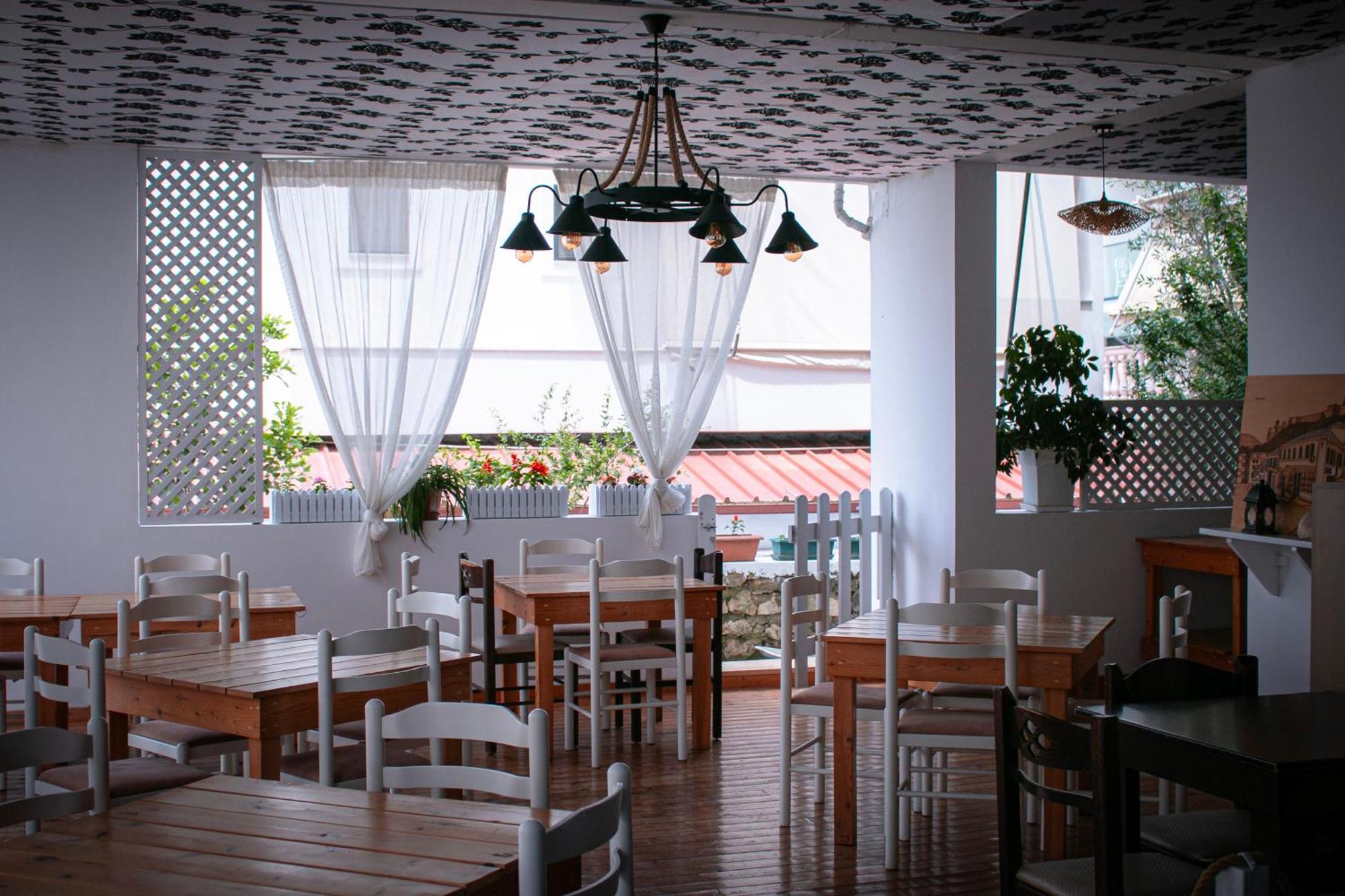 Hotel Fron Sarandë 외부 사진