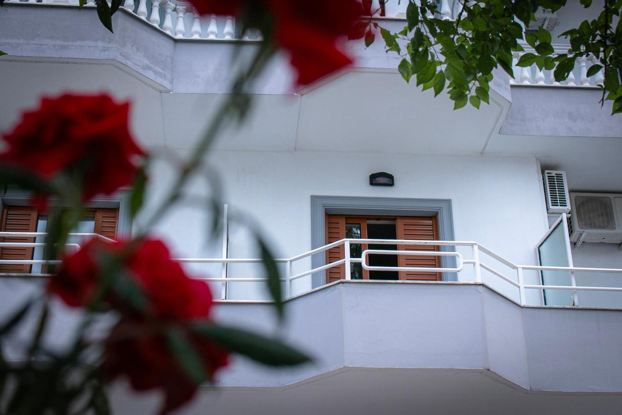 Hotel Fron Sarandë 외부 사진