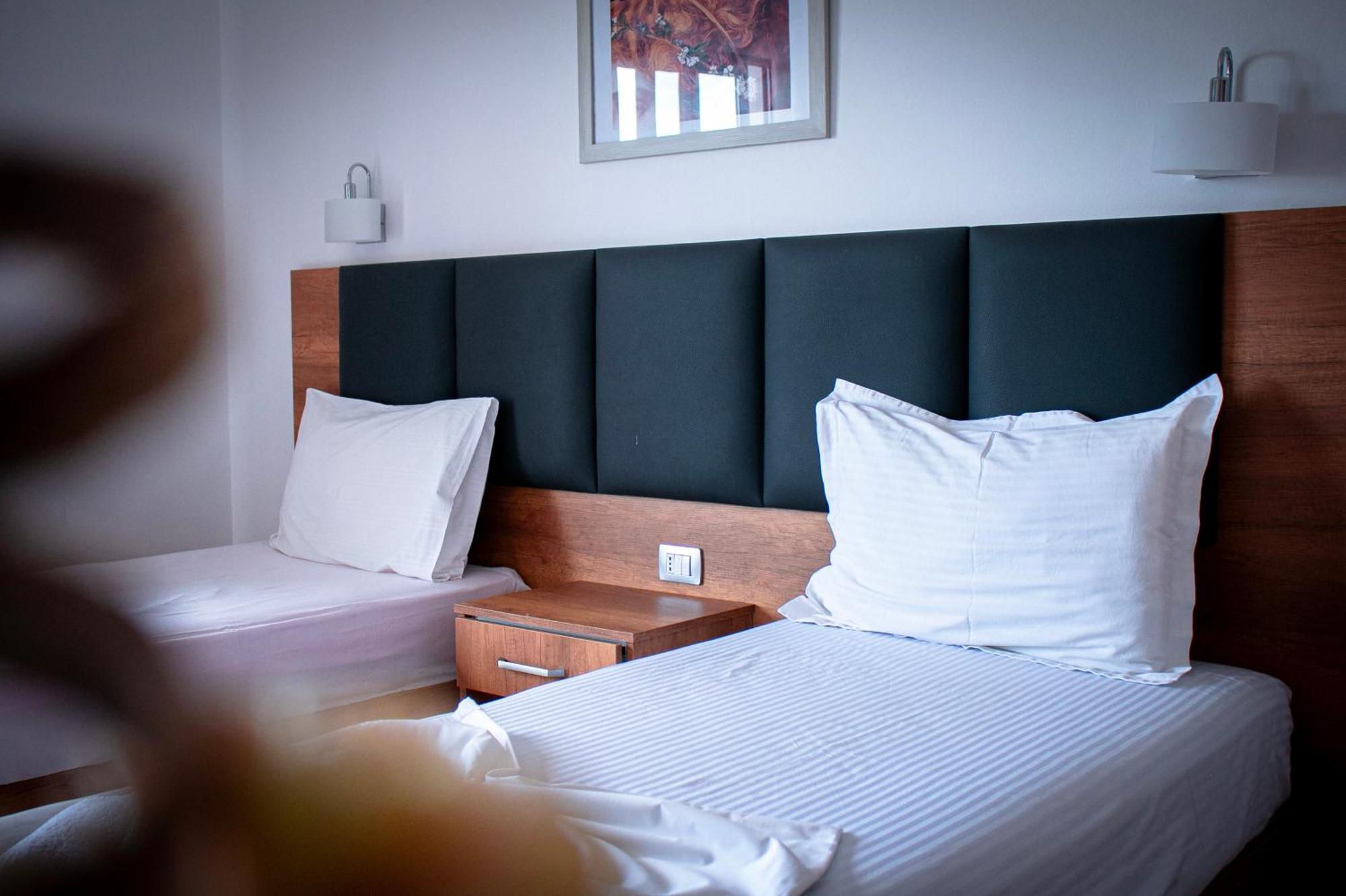 Hotel Fron Sarandë 외부 사진