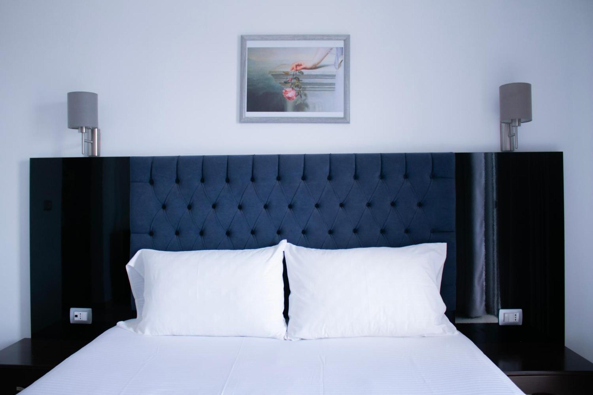 Hotel Fron Sarandë 외부 사진