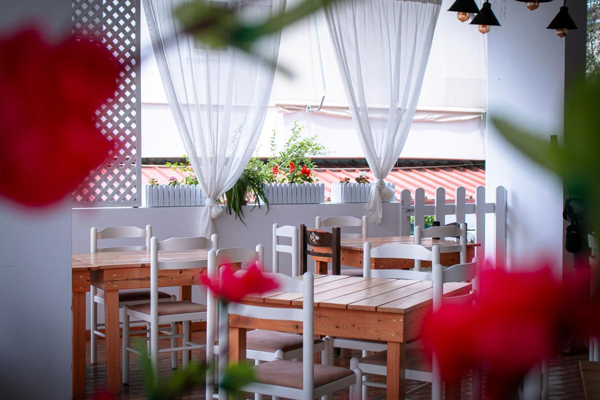 Hotel Fron Sarandë 외부 사진