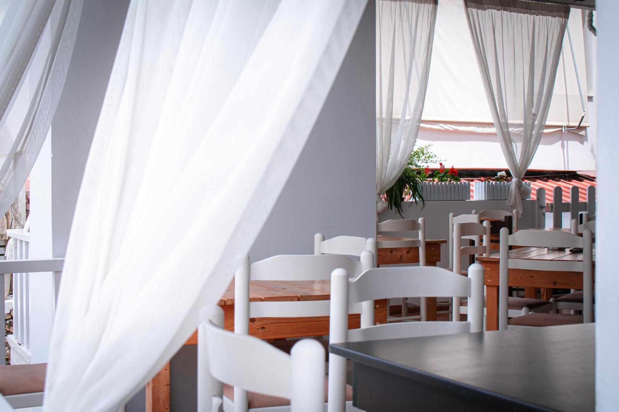 Hotel Fron Sarandë 외부 사진