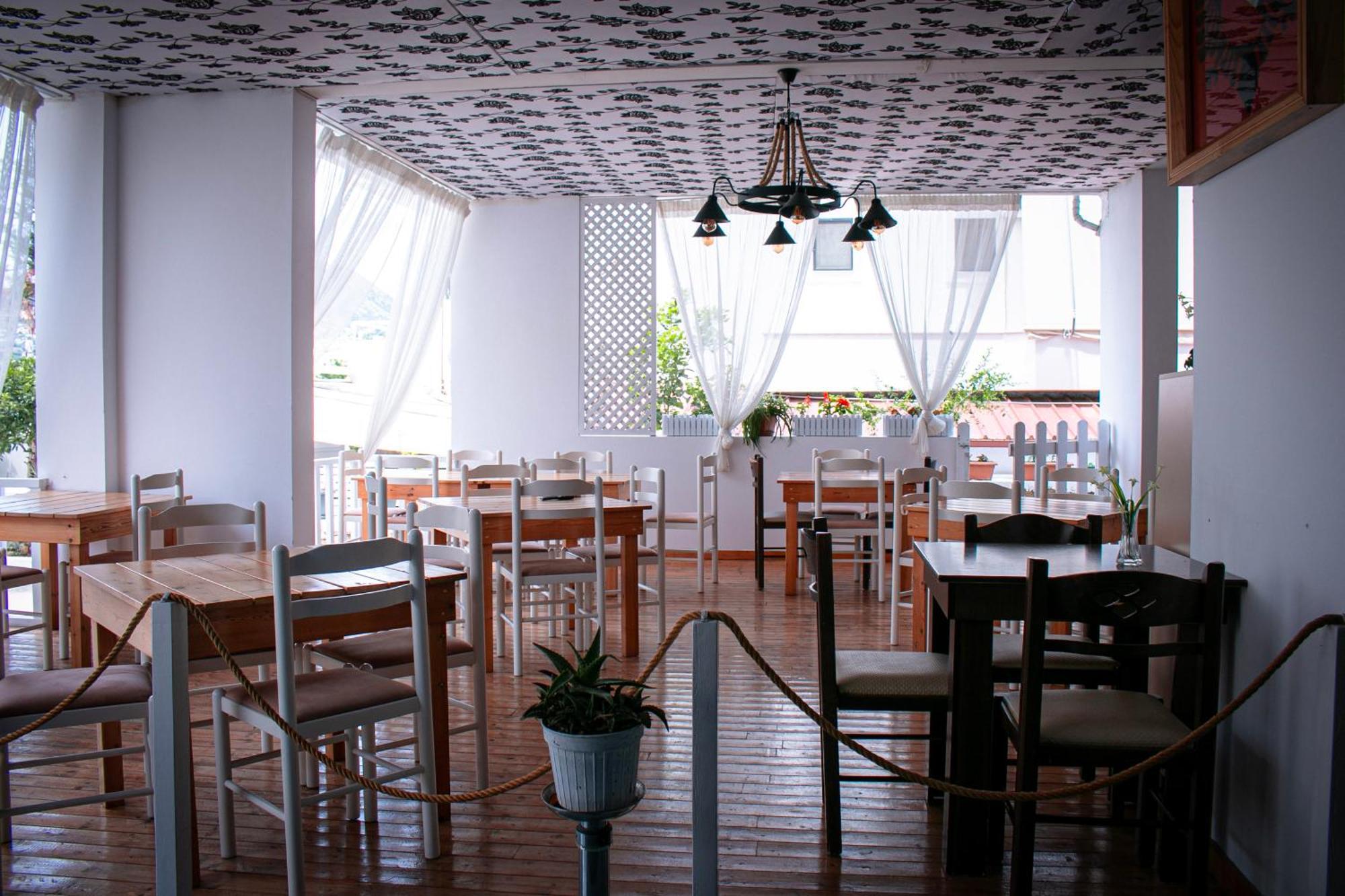 Hotel Fron Sarandë 외부 사진