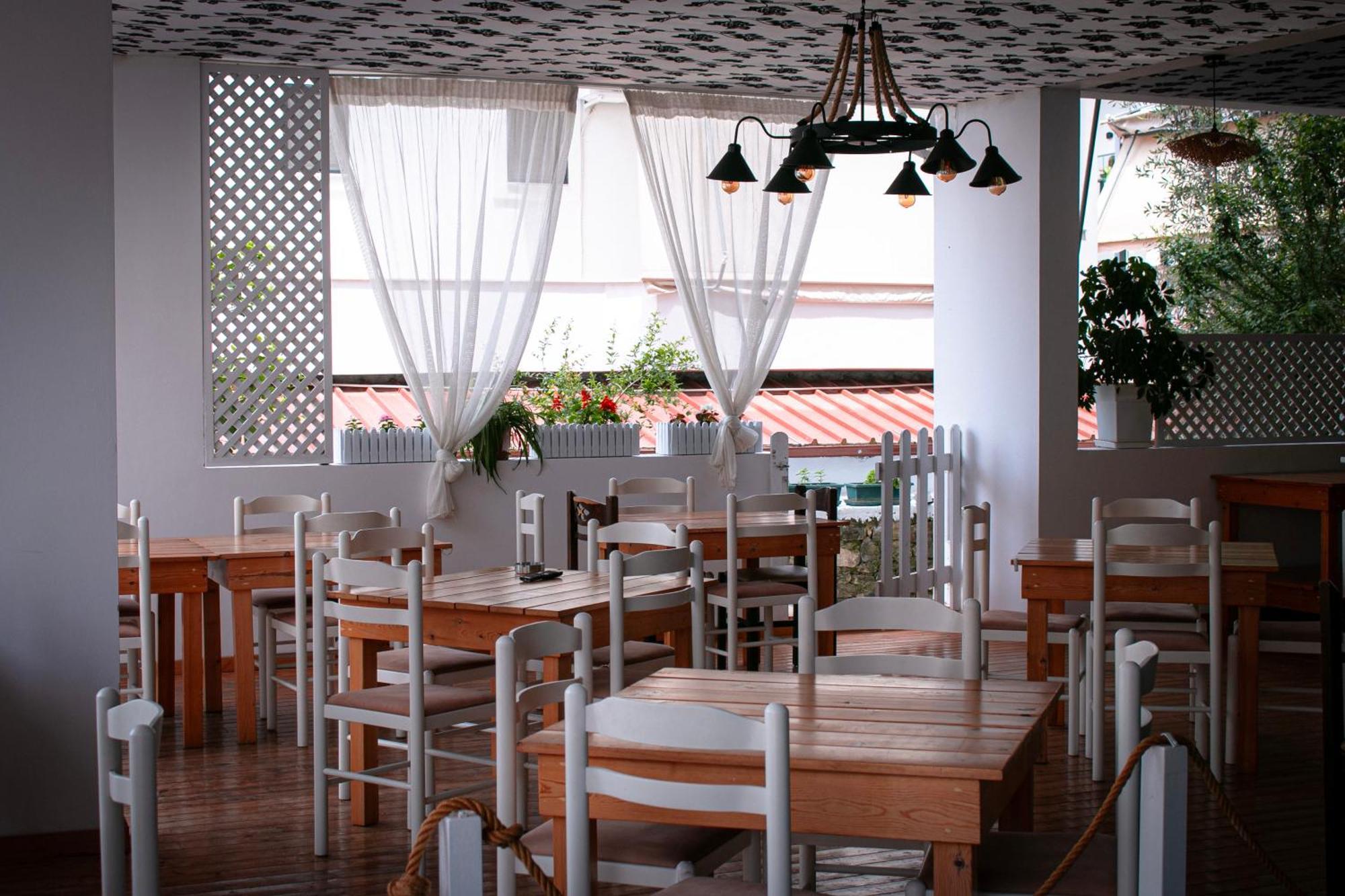 Hotel Fron Sarandë 외부 사진