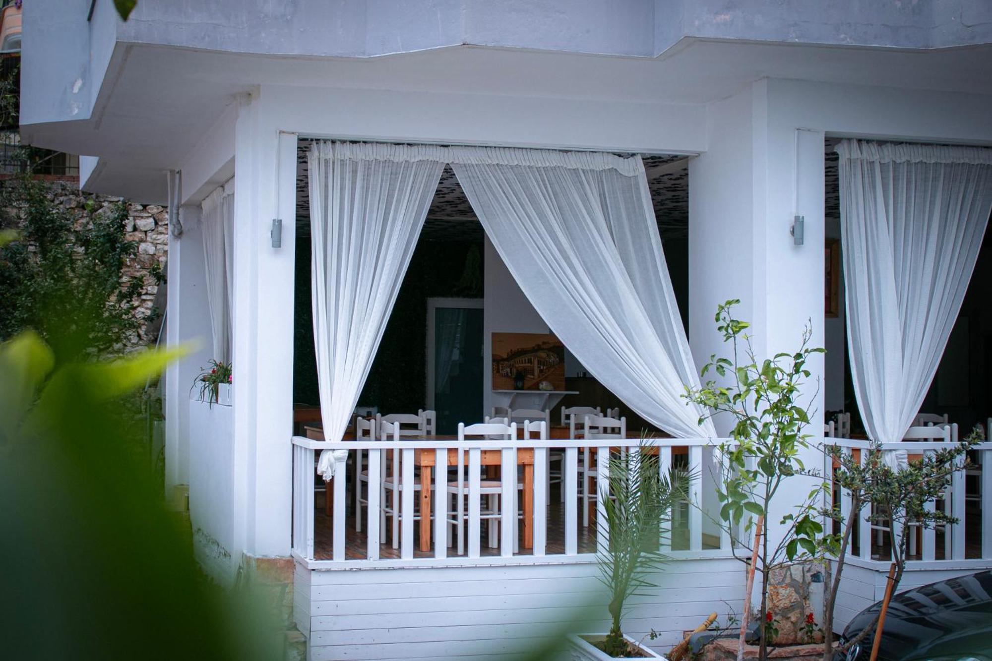 Hotel Fron Sarandë 외부 사진