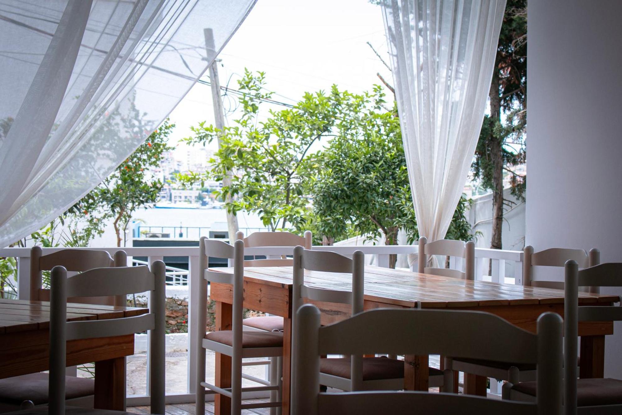 Hotel Fron Sarandë 외부 사진