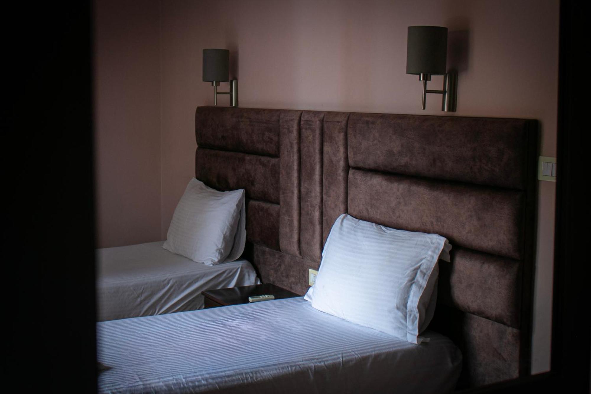 Hotel Fron Sarandë 외부 사진