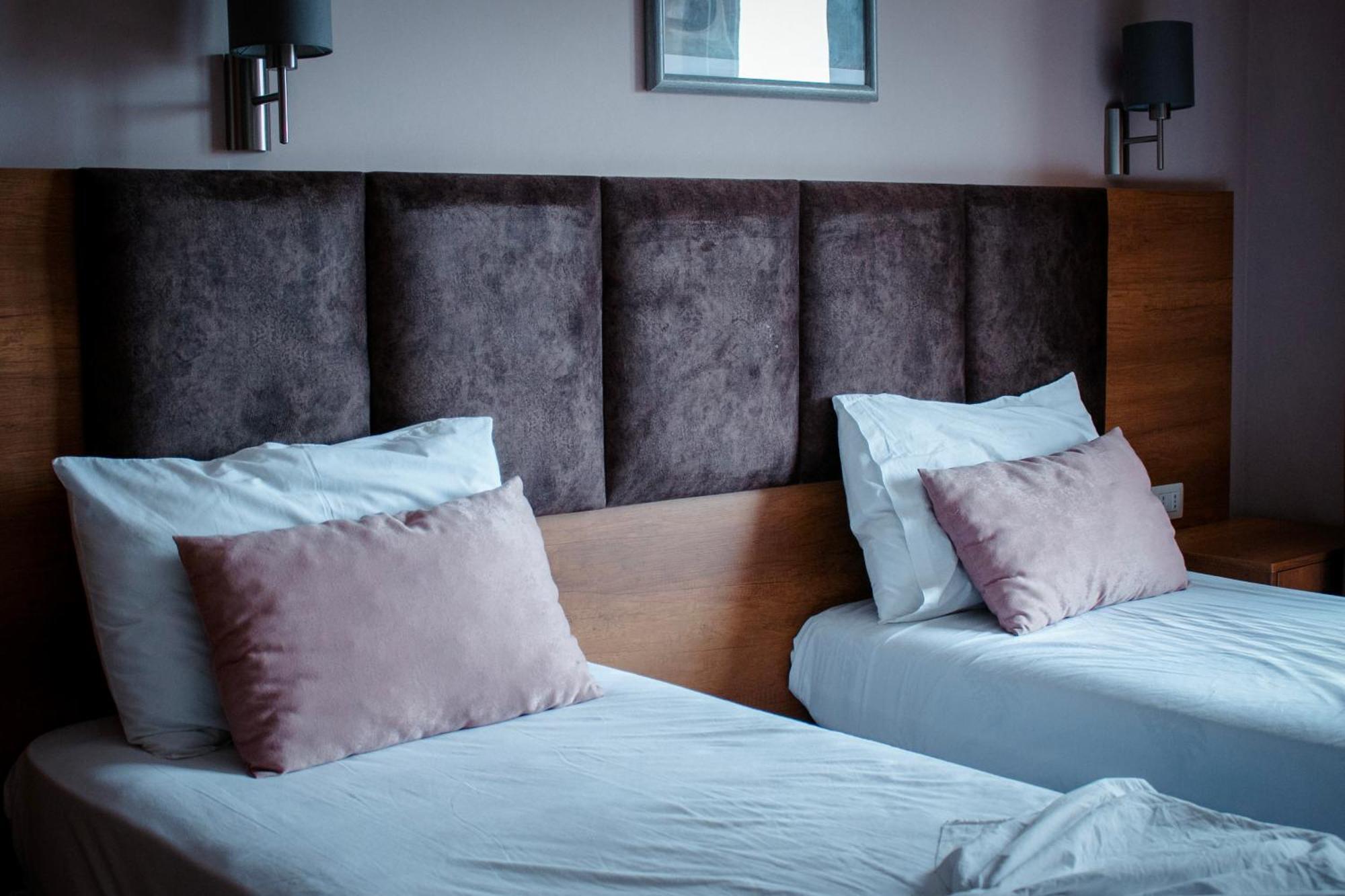 Hotel Fron Sarandë 외부 사진